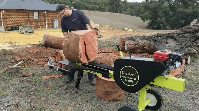 How to prepare your firewood properly with a Forestwest log splitter?