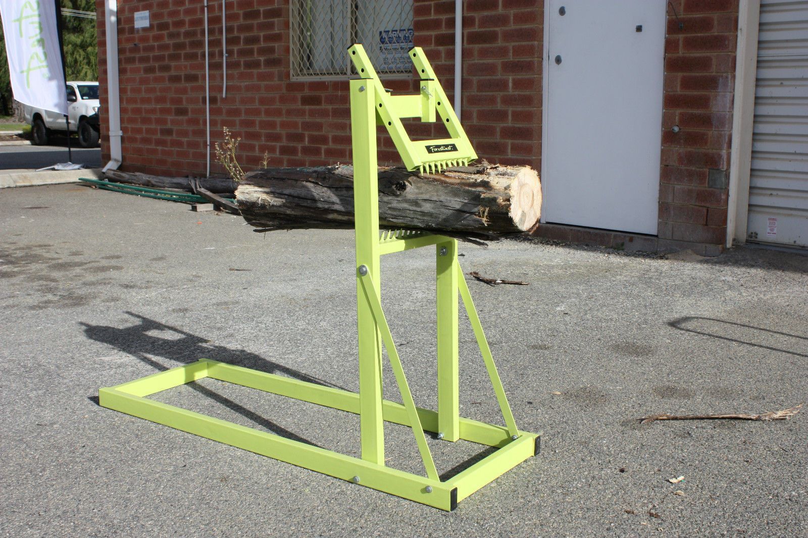 Log stand for discount chainsaw